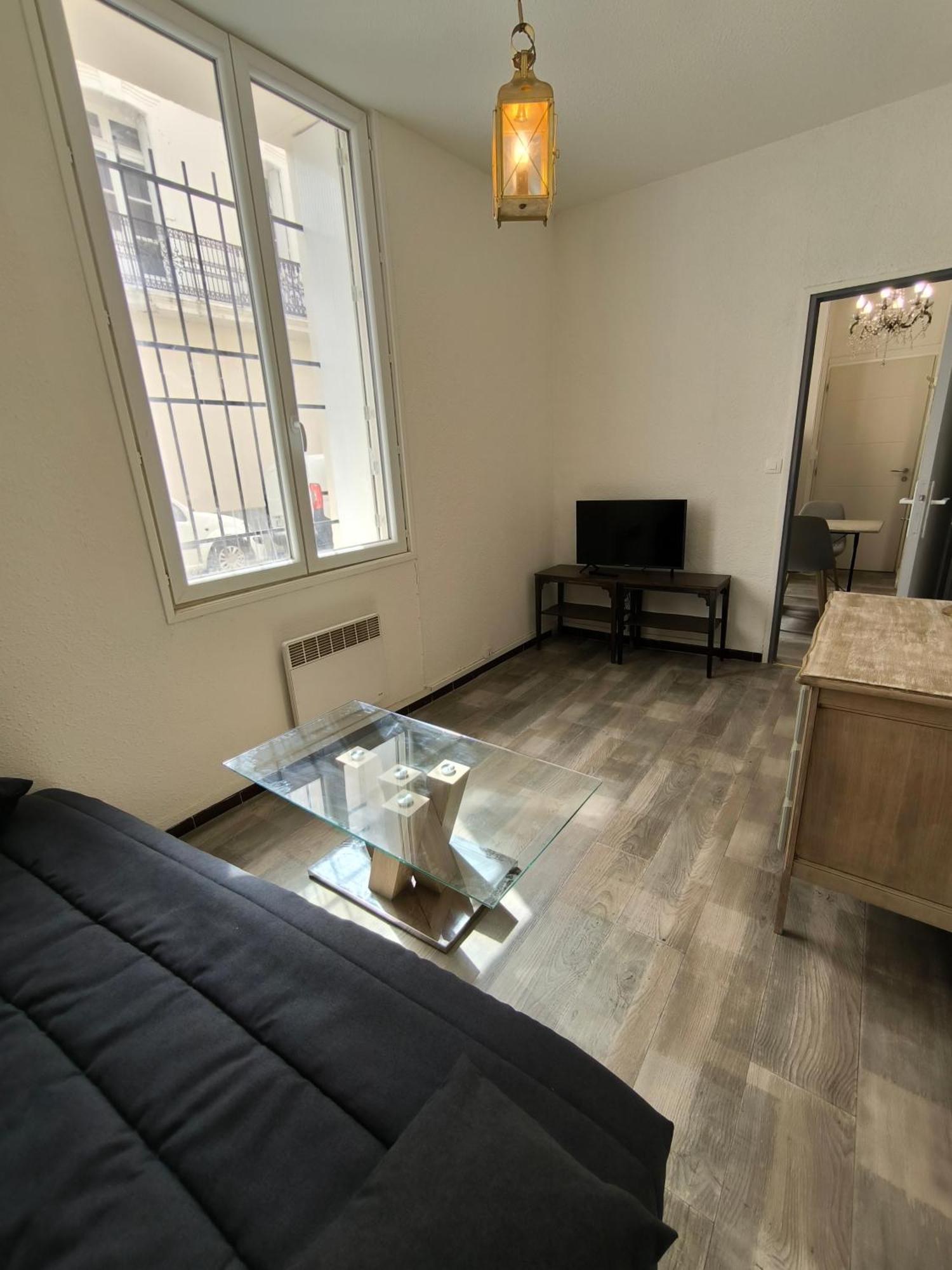 Appartement Chaleureux Dans Le Centre De Beziers Exterior photo